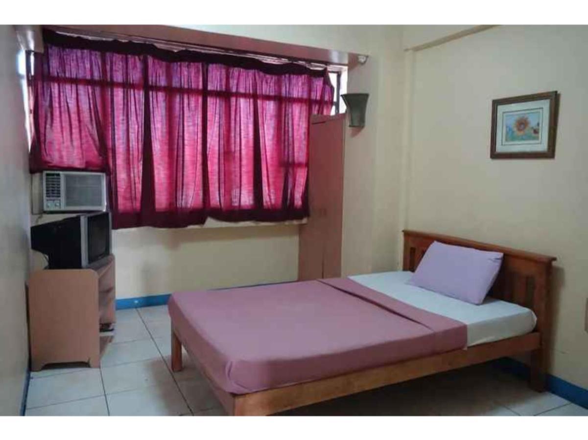 Oyo 672 Capitol Tourist Inn Cebu Eksteriør billede