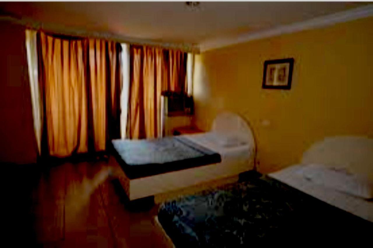 Oyo 672 Capitol Tourist Inn Cebu Eksteriør billede