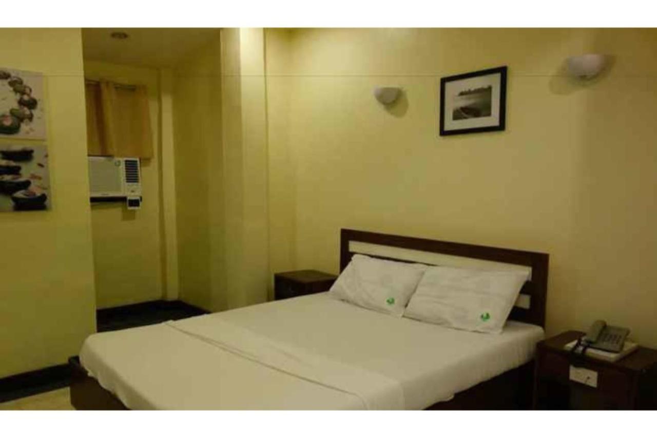 Oyo 672 Capitol Tourist Inn Cebu Eksteriør billede